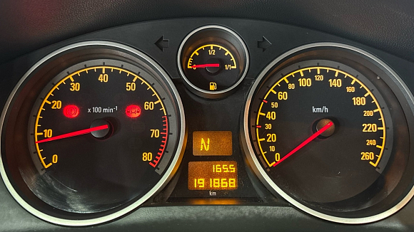 Opel Astra, 2012 года, пробег 191866 км