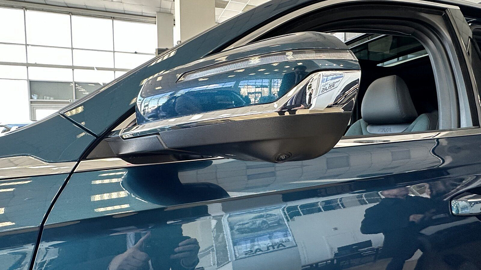 Geely Monjaro Exclusive, зеленый