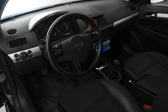 Opel Astra Cosmo, 2014 года, пробег 144000 км