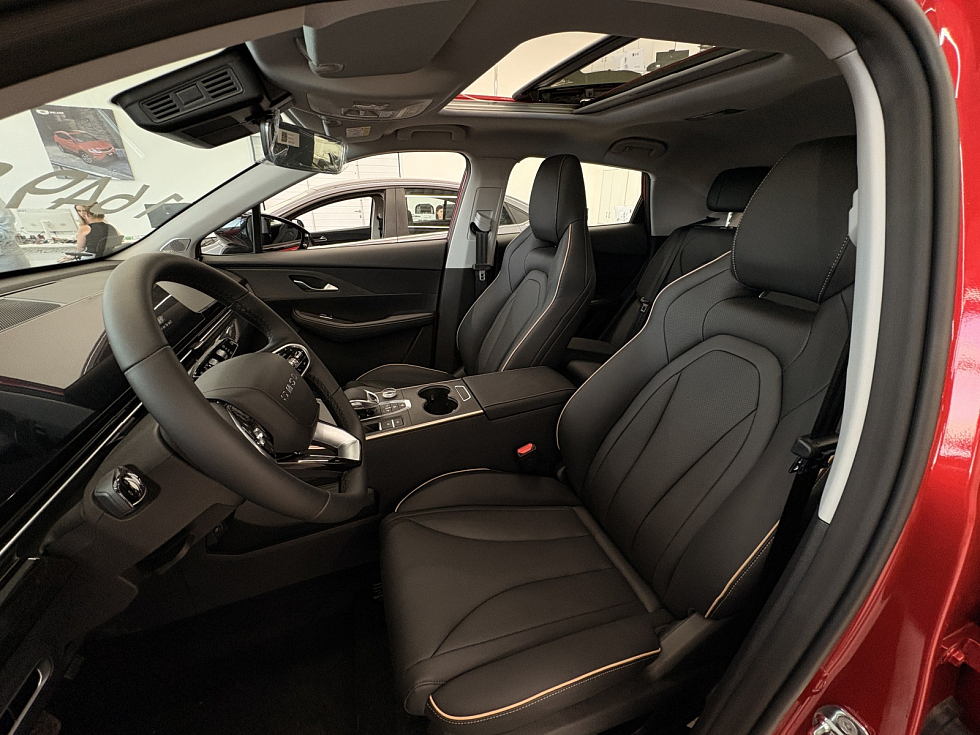 Omoda C5 Стиль (2024), красный