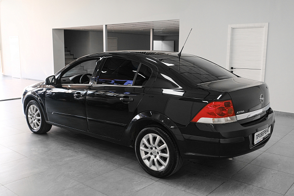 Opel Astra Cosmo, 2014 года, пробег 144000 км