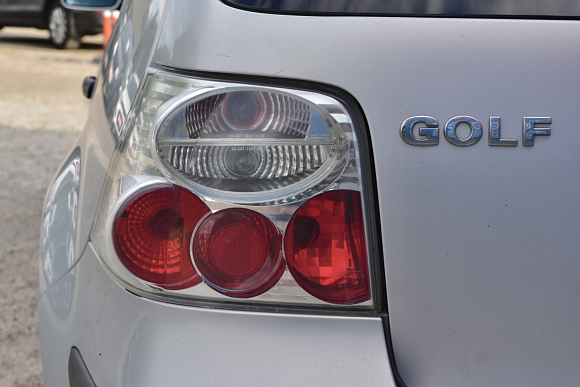 Volkswagen Golf, 2000 года, пробег 236000 км