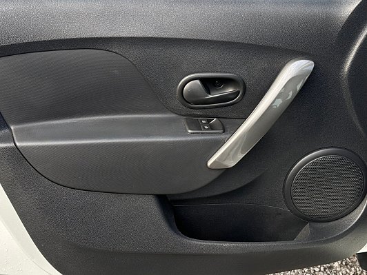 Renault Logan Drive, 2021 года, пробег 93070 км