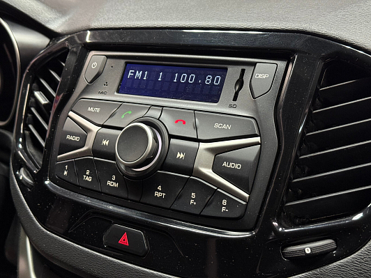 Lada (ВАЗ) Vesta Luxe Multimedia, 2018 года, пробег 115000 км