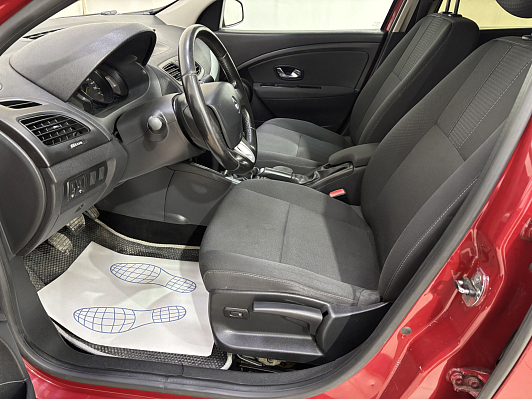 Renault Fluence, 2011 года, пробег 218432 км