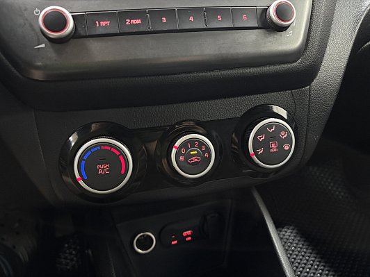 Kia Rio Luxe, 2017 года, пробег 134630 км