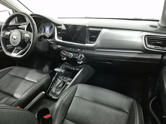 Kia Stonic, 2018 года, пробег 120191 км