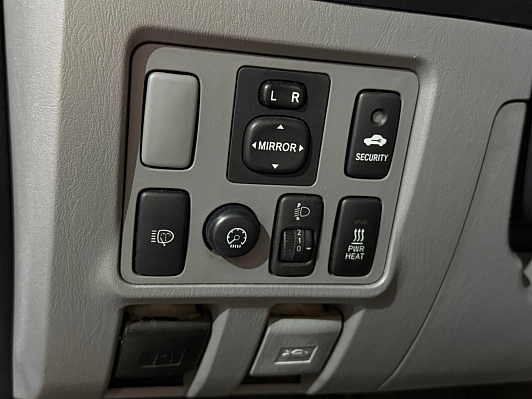 Toyota Hilux, 2010 года, пробег 245789 км