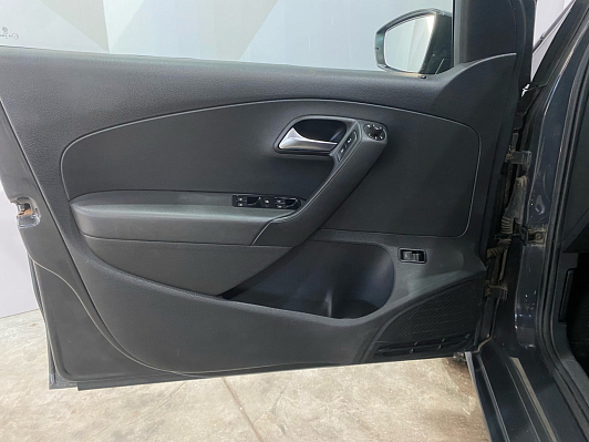 Volkswagen Polo Football Edition, 2018 года, пробег 105000 км