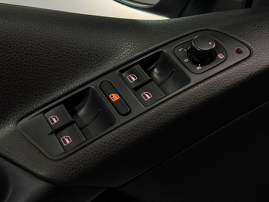 Volkswagen Tiguan Avenue, 2013 года, пробег 201000 км