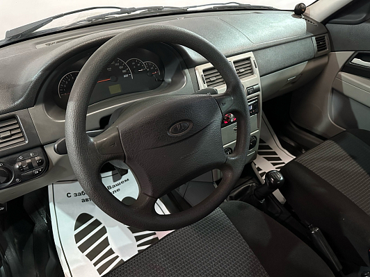Lada (ВАЗ) Priora Норма, 2010 года, пробег 157000 км