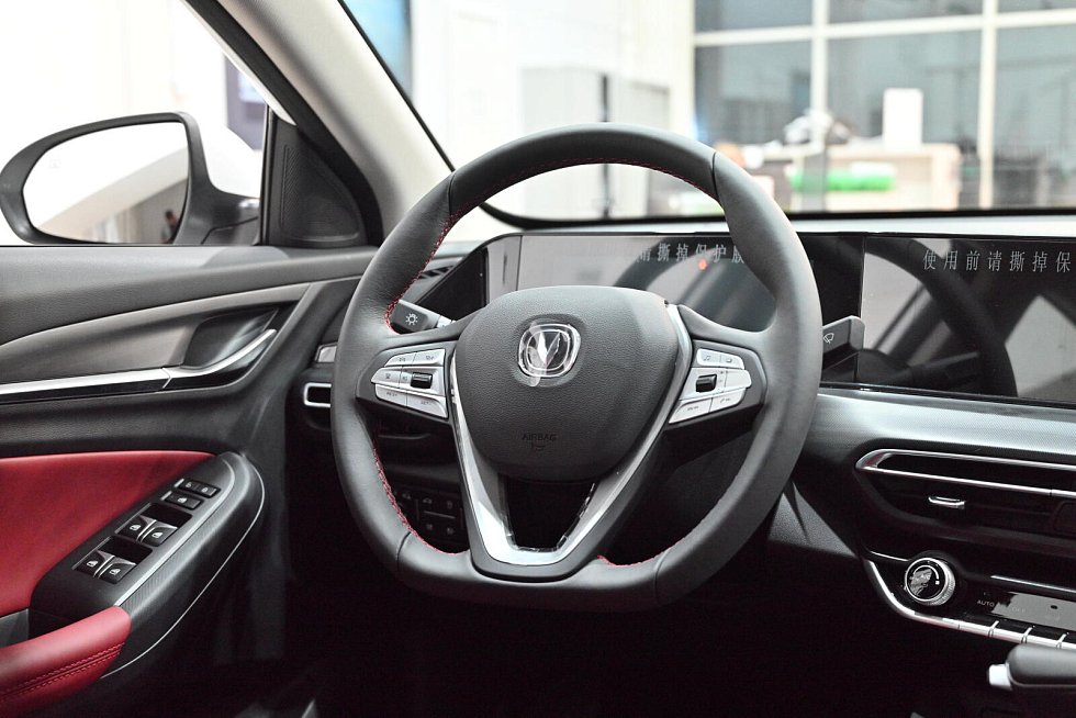 Changan Eado Plus Техно, белый