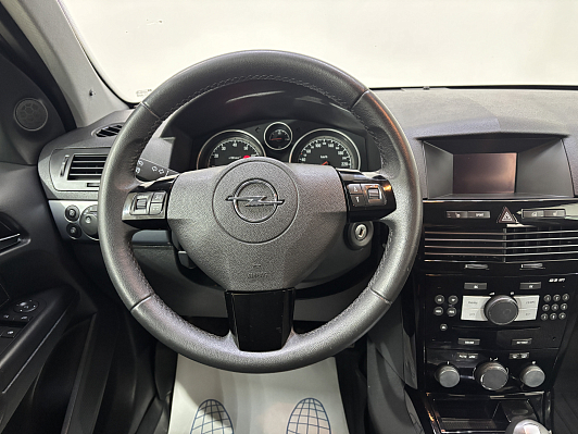 Opel Astra, 2012 года, пробег 105806 км