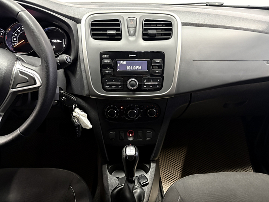Renault Sandero Stepway Life, 2020 года, пробег 45000 км