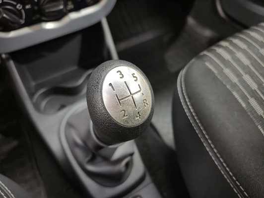 Renault Sandero Специальная серия, 2013 года, пробег 177034 км