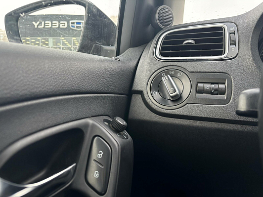 Volkswagen Polo Life, 2017 года, пробег 118538 км