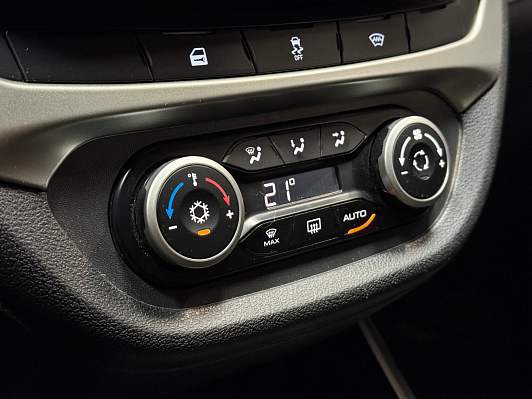 Lada (ВАЗ) Vesta Luxe Multimedia, 2018 года, пробег 115000 км