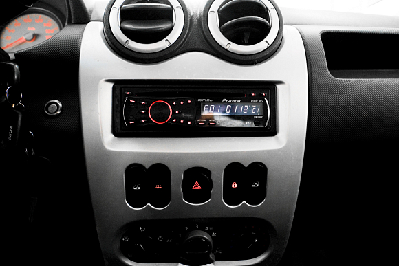 Renault Sandero Expression, 2010 года, пробег 170000 км