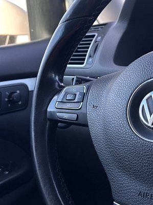 Volkswagen Touran Highline, 2012 года, пробег 258181 км