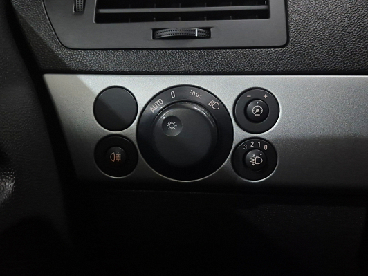 Opel Astra Enjoy, 2011 года, пробег 177658 км