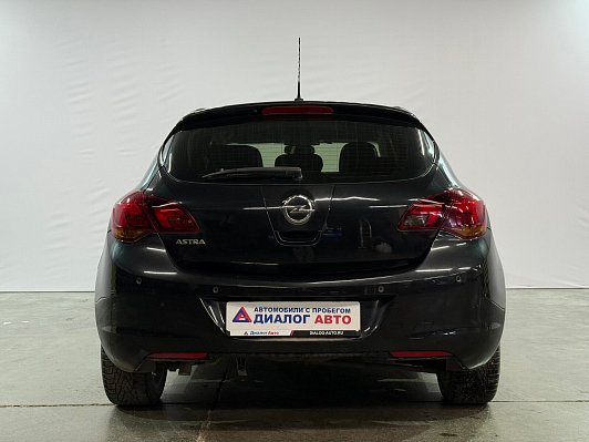 Opel Astra, 2011 года, пробег 229138 км