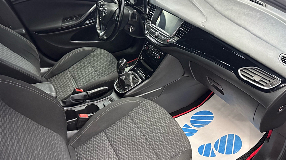Opel Astra, 2017 года, пробег 158781 км