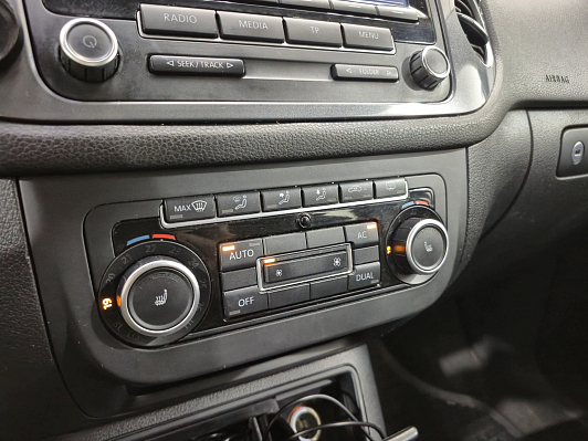 Volkswagen Tiguan, 2011 года, пробег 258371 км