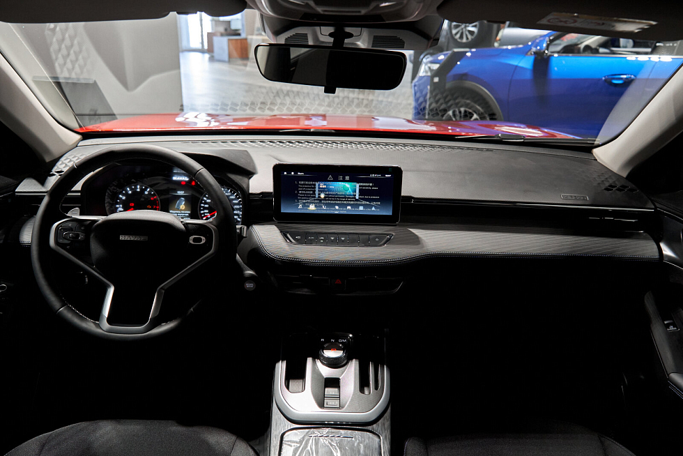 Haval Jolion Elite, красный