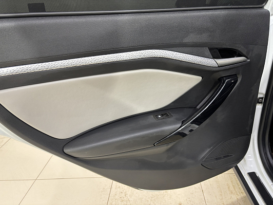 Lada (ВАЗ) Vesta Luxe, 2020 года, пробег 137600 км