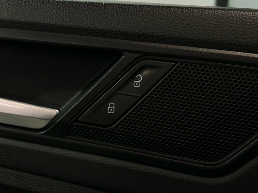 Volkswagen Tiguan Trendline, 2019 года, пробег 105000 км