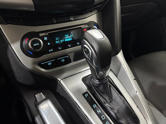 Ford Focus Titanium, 2012 года, пробег 176347 км