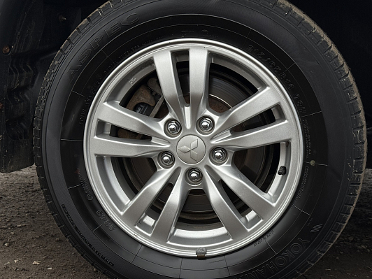 Mitsubishi Outlander Intense, 2018 года, пробег 172000 км