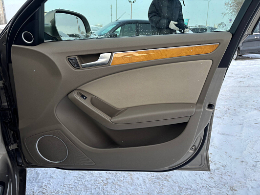 Audi A4, 2010 года, пробег 219615 км