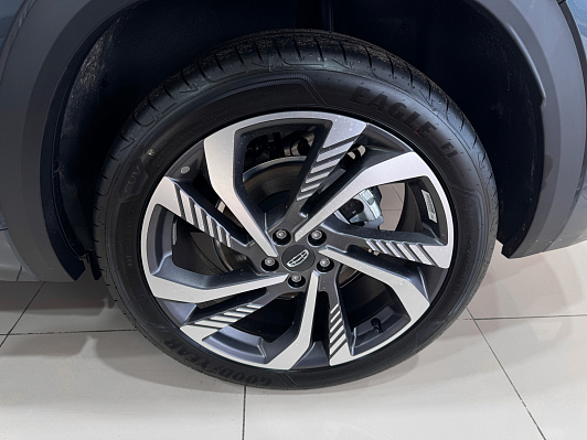 Geely Monjaro Luxury, серый