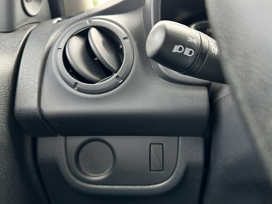 Renault Logan Access, 2019 года, пробег 78500 км