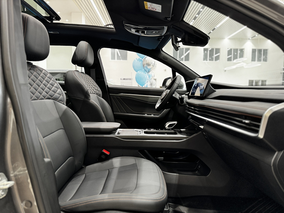 Geely Okavango Flagship, серый