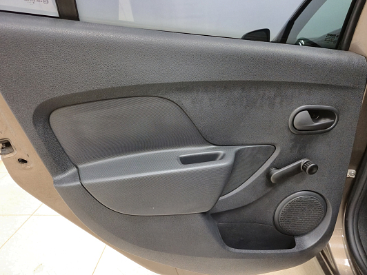 Renault Logan Life, 2019 года, пробег 106424 км