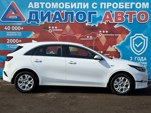 Kia Ceed Luxe, 2023 года, пробег 31000 км