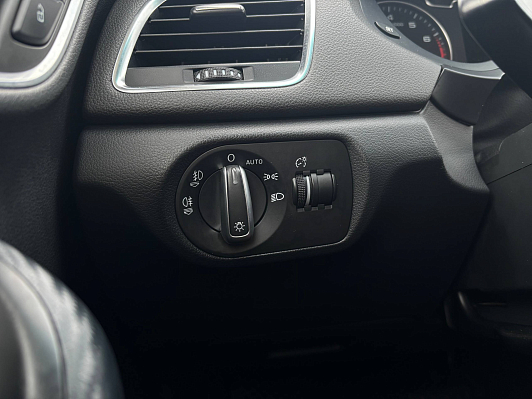 Audi Q3, 2012 года, пробег 215883 км