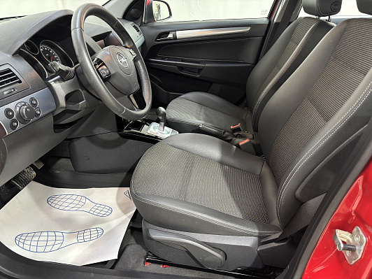 Opel Astra, 2012 года, пробег 105806 км