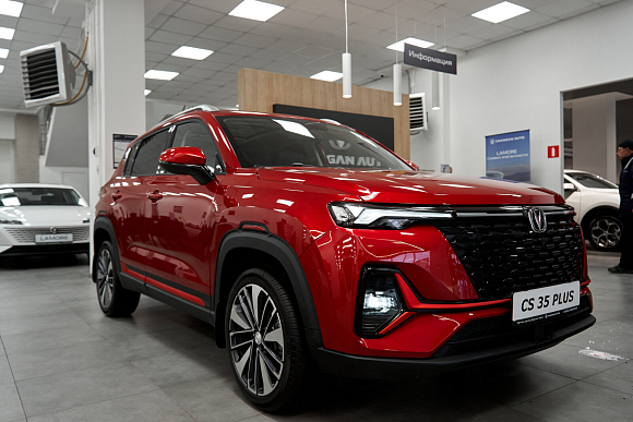 Changan CS35 Plus Tech, красный