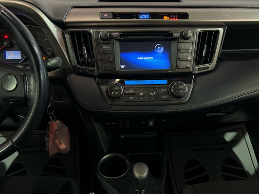 Toyota RAV4, 2015 года, пробег 136920 км