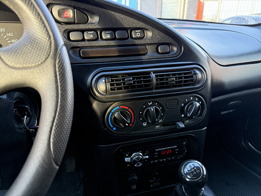 Chevrolet Niva LE Camouflage, 2016 года, пробег 97050 км