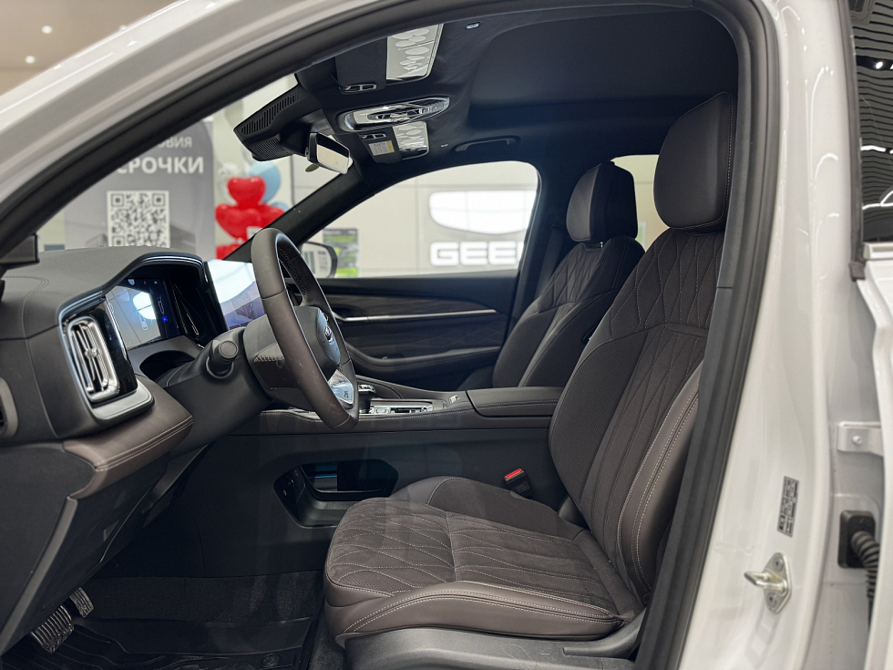 Geely Monjaro Full Moon (Xingyue L), белый