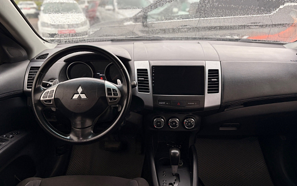 Mitsubishi Outlander Intense, 2011 года, пробег 246279 км