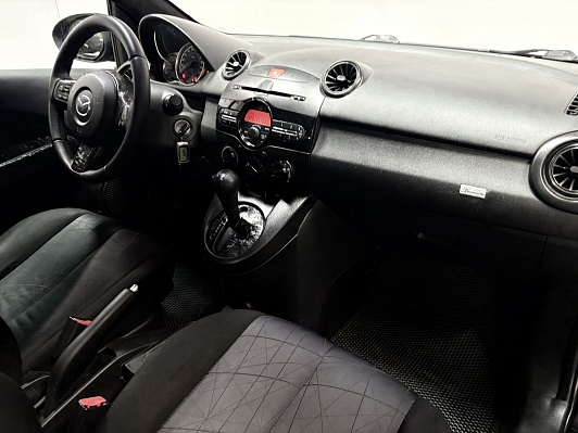 Mazda 2 Energy, 2011 года, пробег 180000 км