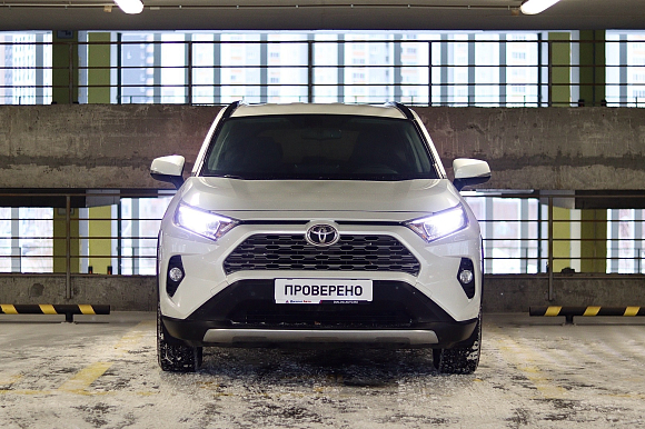 Toyota RAV4 Комфорт, 2020 года, пробег 56634 км