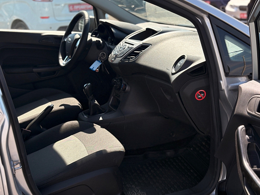 Ford Fiesta Ambiente, 2016 года, пробег 65761 км
