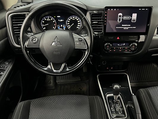 Mitsubishi Outlander Instyle, 2017 года, пробег 139000 км