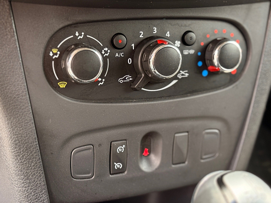 Renault Sandero Stepway Drive, 2018 года, пробег 63300 км